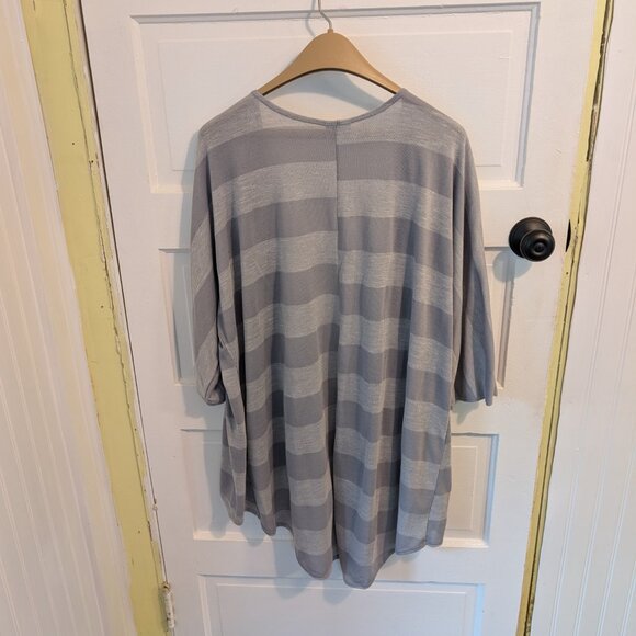 LuLaRoe Tracy Cardigan, size M, new but without tags, gray stripped - Picture 4 of 5